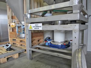 IBC-Behälter-Mischer mit Befüll- und Entleervorrichtung