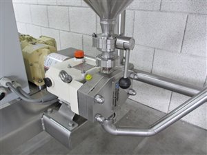 Axflow Pumpenwagen mit Waukesha MDL 0040 Drehkolbenpumpe und Puffertank