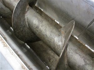 Hochförderschnecke mit Einfülltrichter