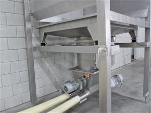 Big-Bag-Entleerstation mit 2 flexiblen Austragschnecken