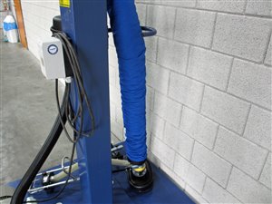 Tawi VacuEasylift VM120/4.0 mit Säule und Schwenkarm