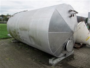 10.000 Liter Edelstahlbehälter - Isoliert