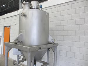 600 Liter Edelstahl Wiegebunker mit Wärmetauscher