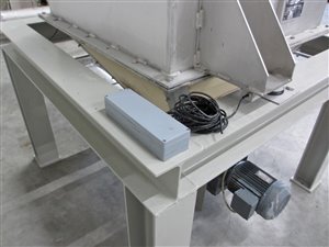 1500 Liter Edelstahlsilo mit Austragsschnecke