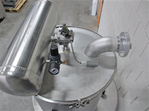 Edelstahlsilo 850 Liter mit druckluftgereinigtem J-Tec Staubfilter